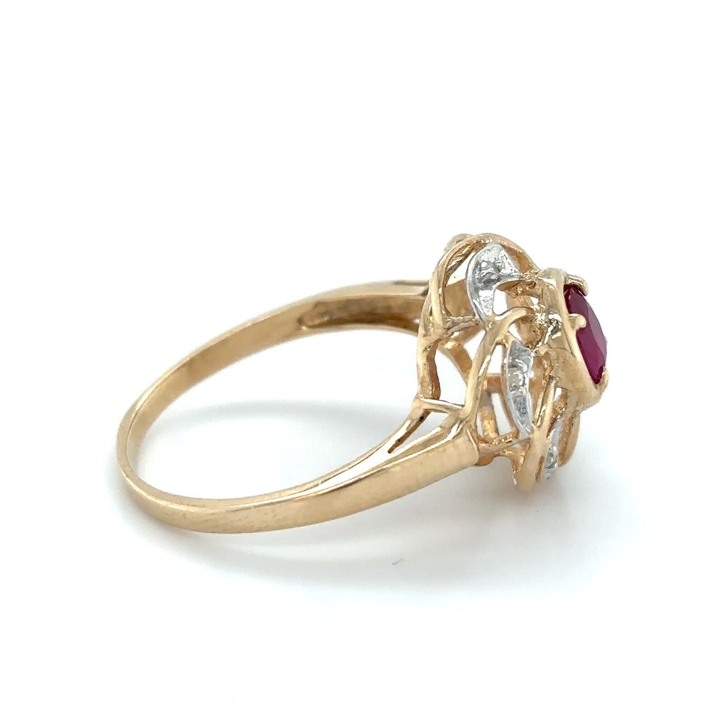 14K Yellow Gold Diamond & Ruby Ring 2.4g Size 6.75