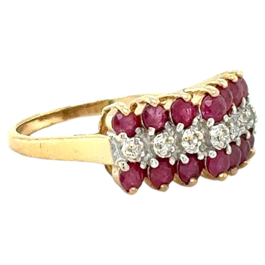 10k Yellow Gold Ruby and Diamond Ring 2.6g Size 6.75