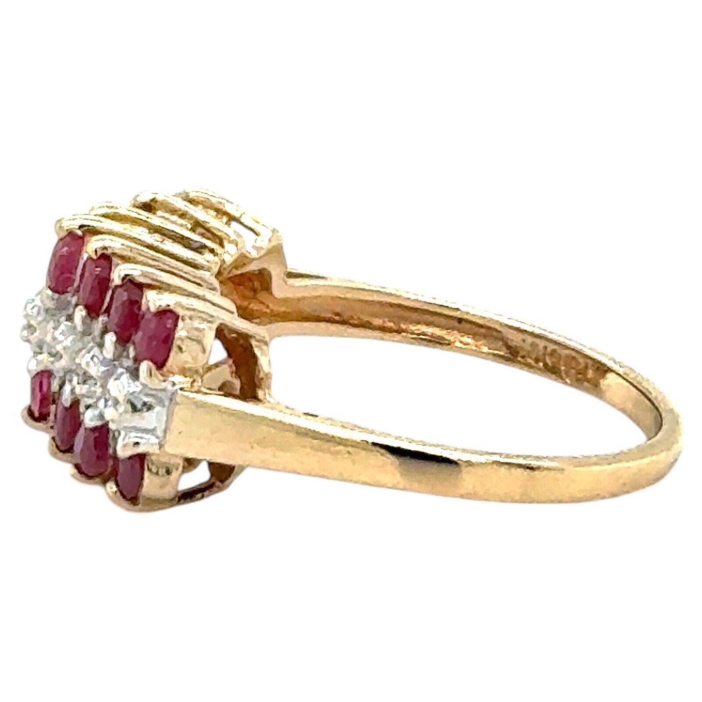 10k Yellow Gold Ruby and Diamond Ring 2.6g Size 6.75