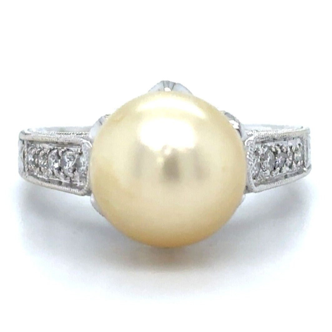 14k White Gold Pearl Solitaire Size 7 Ring with 1/3ctw Diamond 6.3g