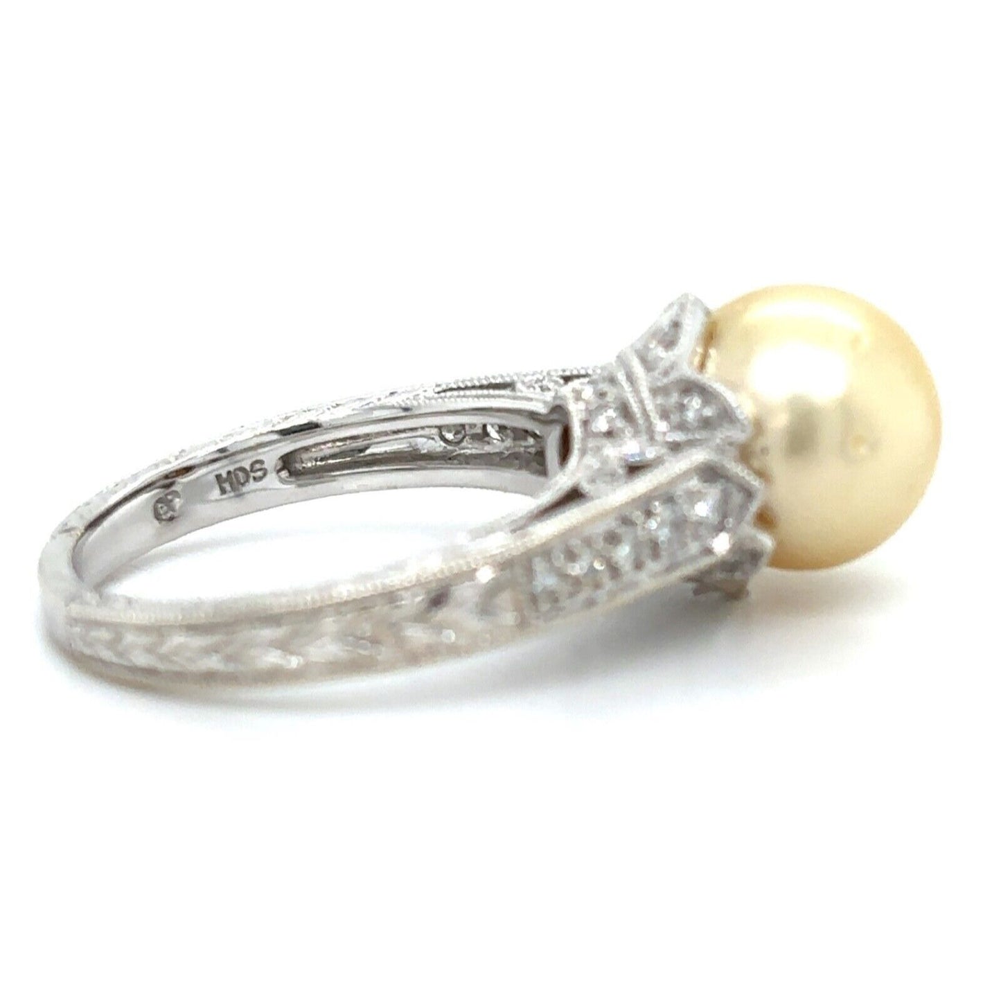 14k White Gold Pearl Solitaire Size 7 Ring with 1/3ctw Diamond 6.3g