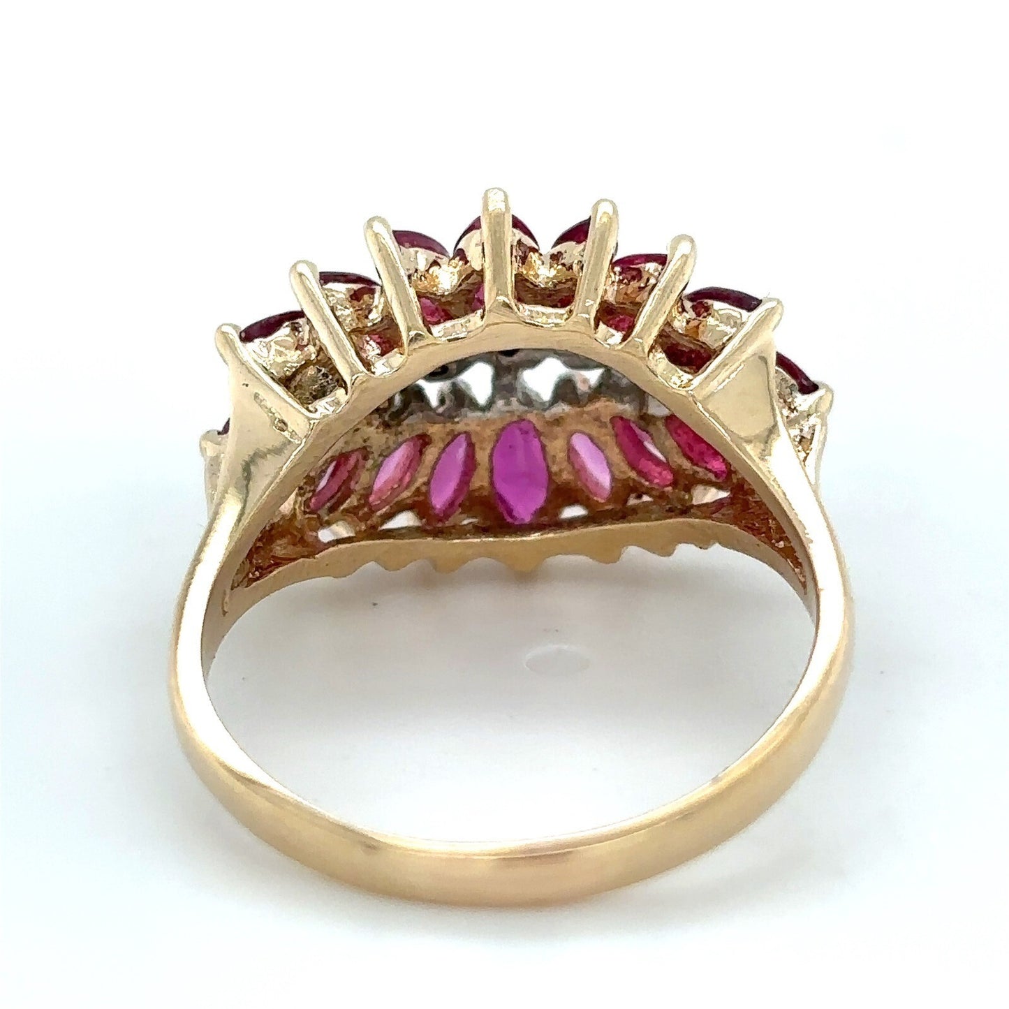 10K Yellow Gold Ruby & Diamond Ring 4.2g Size 7.25