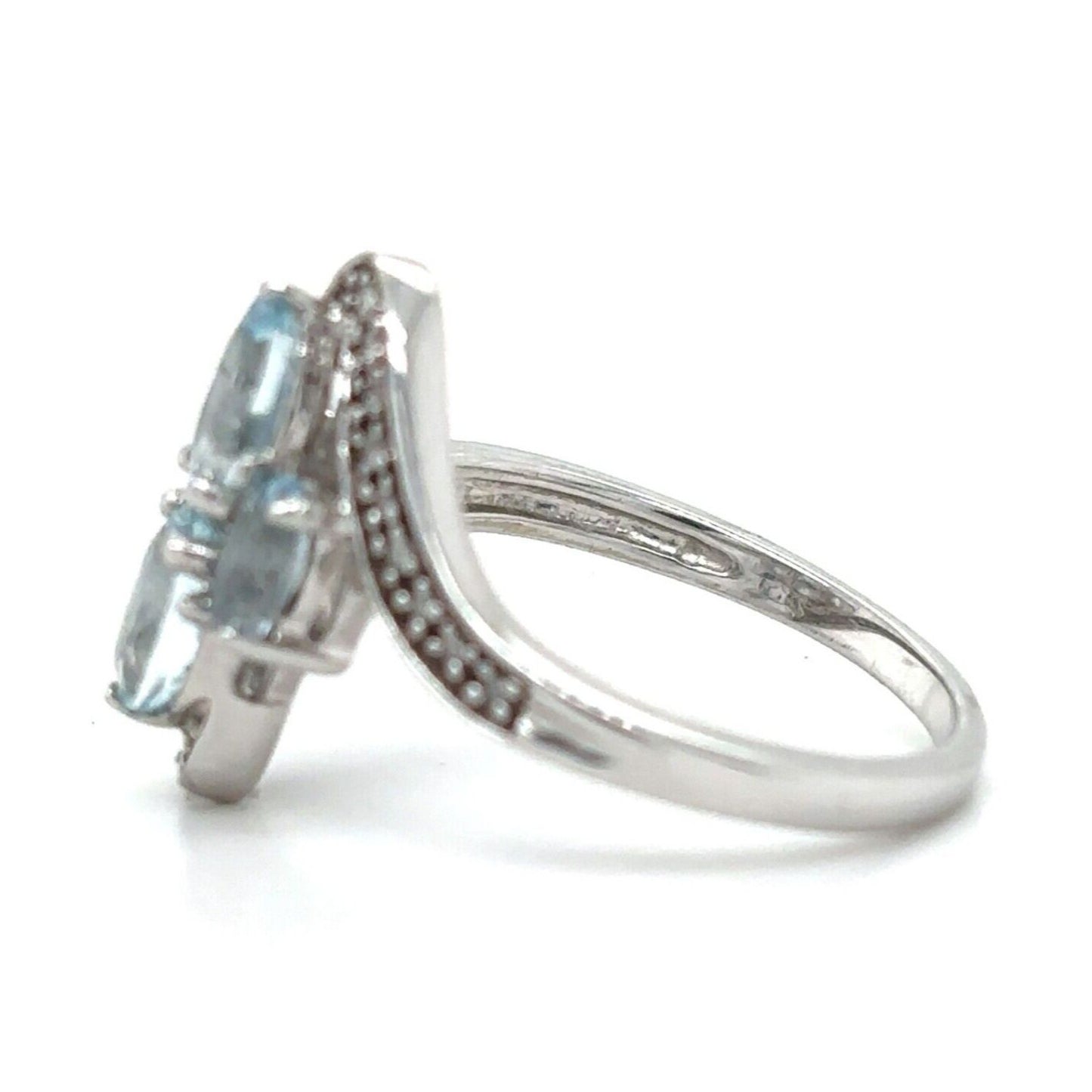 10k White Gold 1/4ctw Aquamarine and Diamond Size 7.25 Ring 3.4g