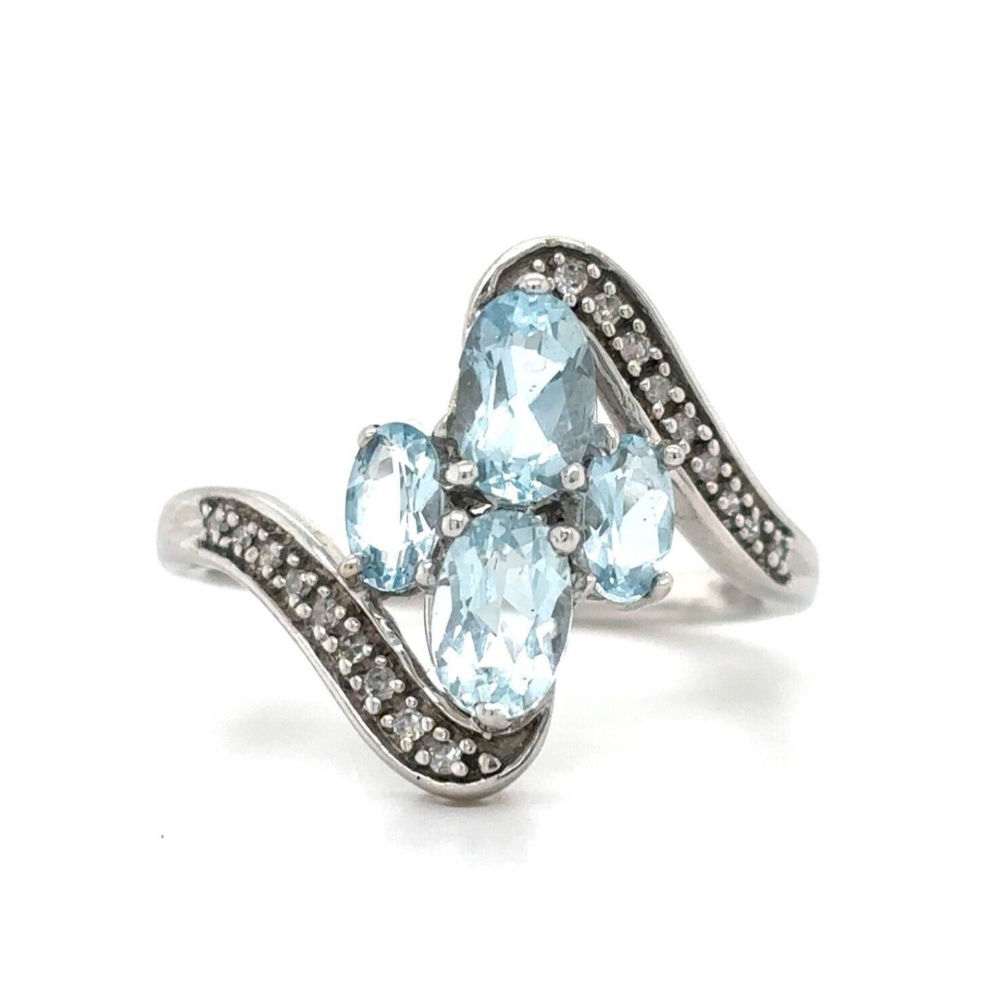 10k White Gold 1/4ctw Aquamarine and Diamond Size 7.25 Ring 3.4g