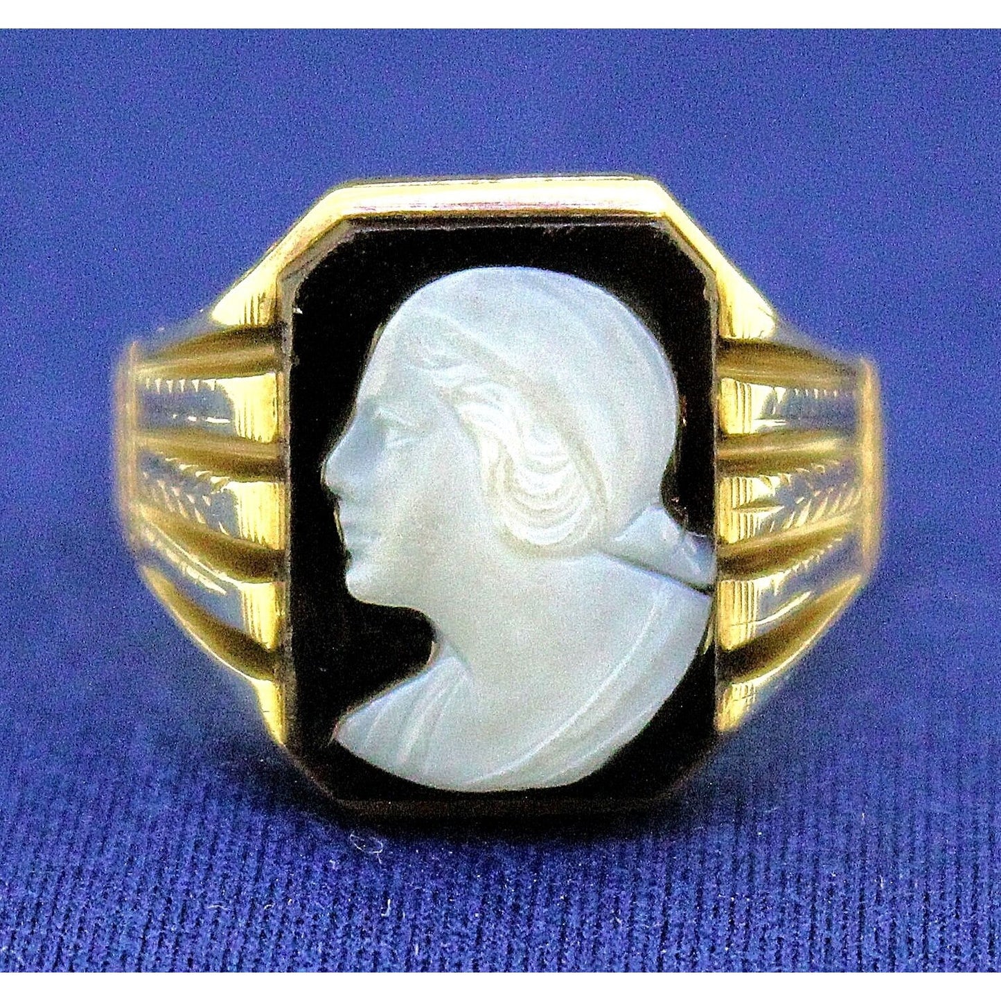 Black Cameo 10k Yellow Gold Size 10 Ring 7.6g