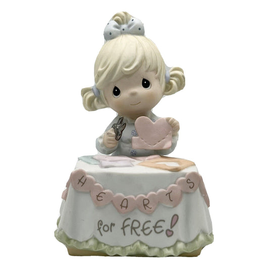 Precious Moments 2000 Giving My Heart Freely Figurine 650013