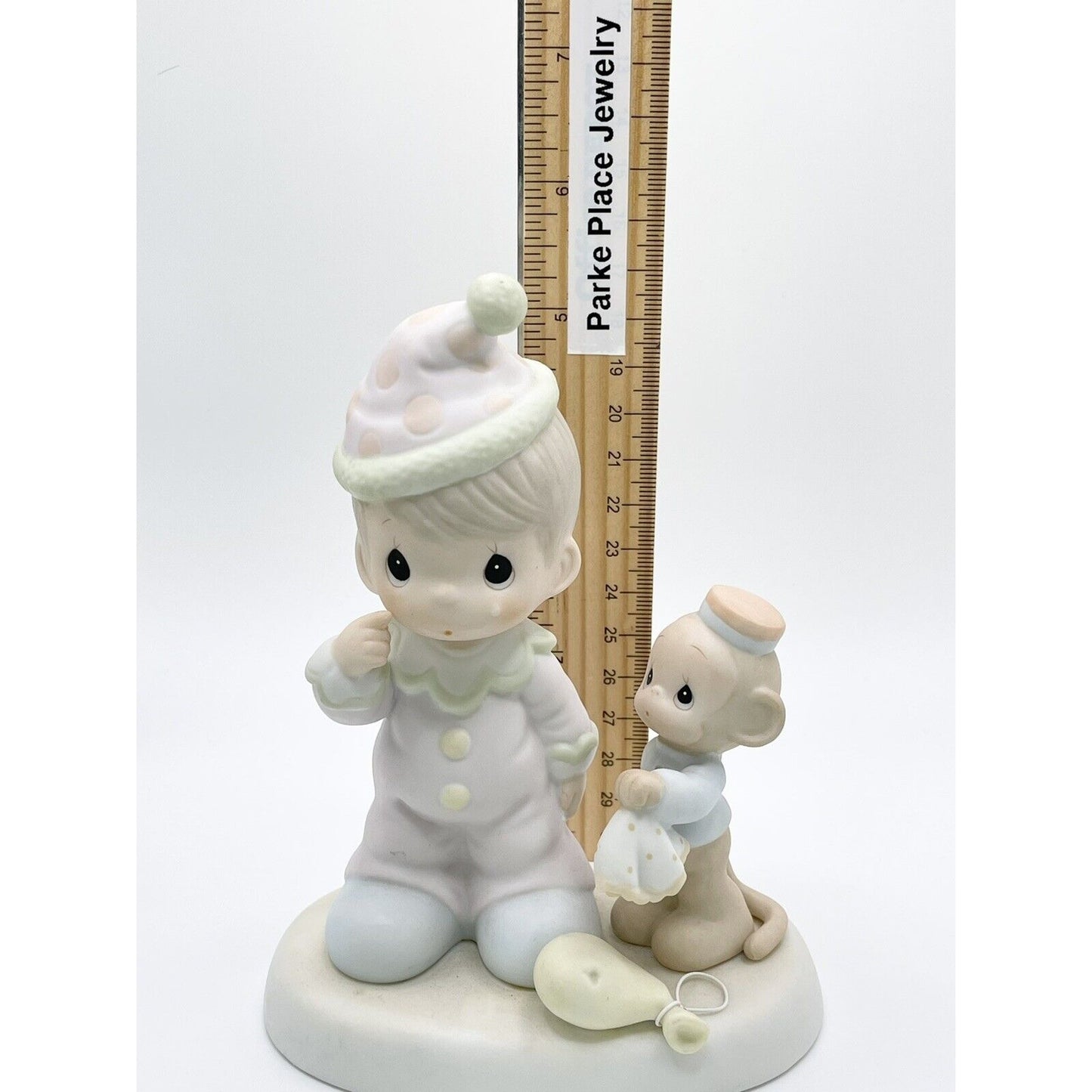 Precious Moments 1997 Somebody Cares Figurine 522325