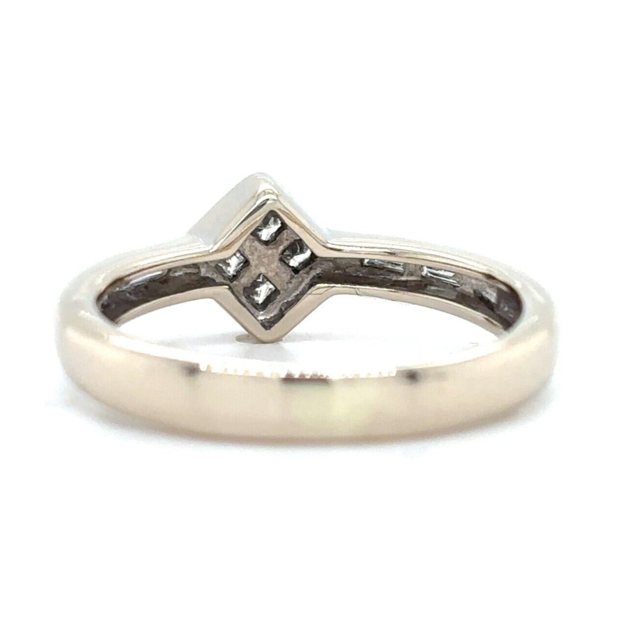 1/4 ctw Diamond Illusion & Accent Ring 14k White Gold 3.4 g Size 6