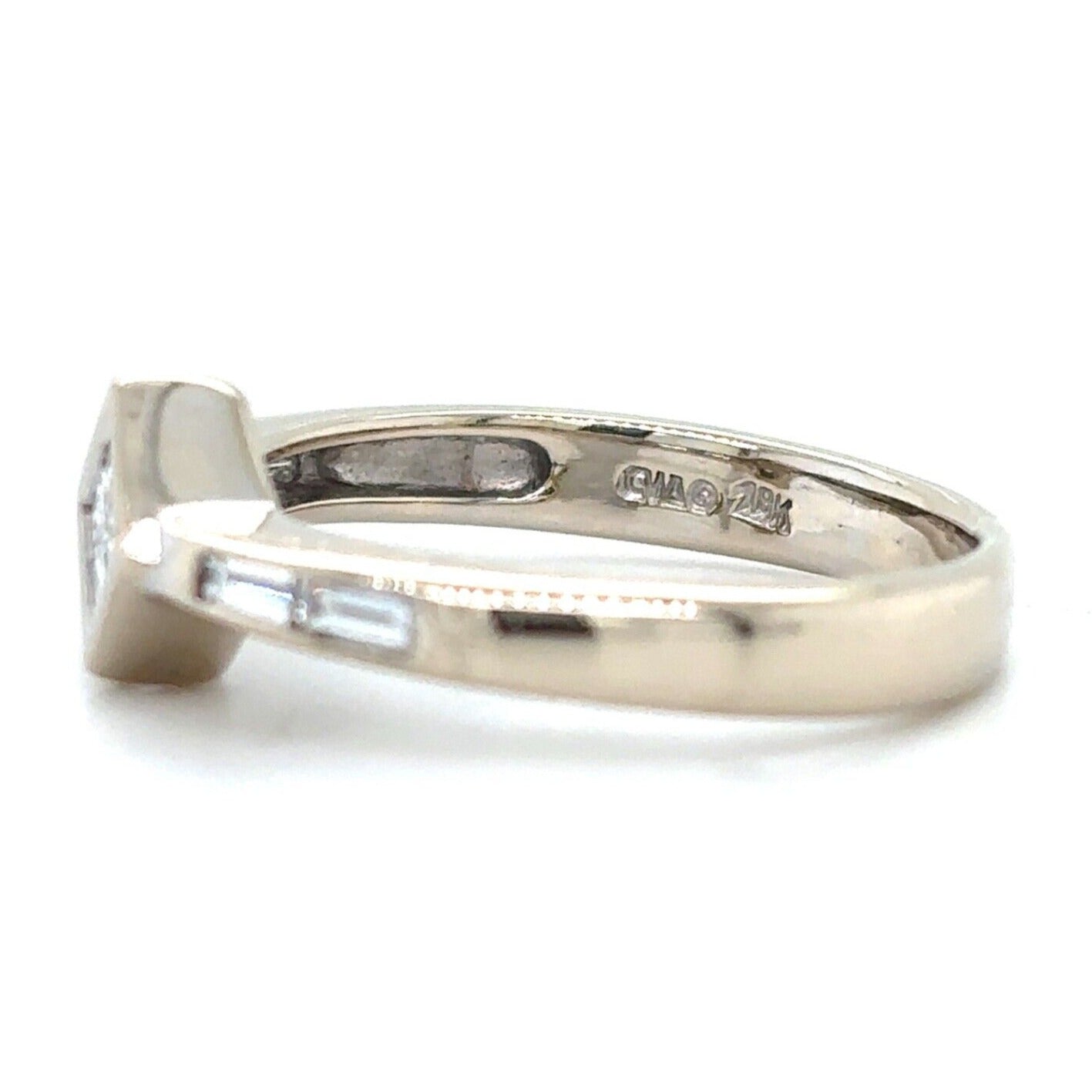 1/4 ctw Diamond Illusion & Accent Ring 14k White Gold 3.4 g Size 6