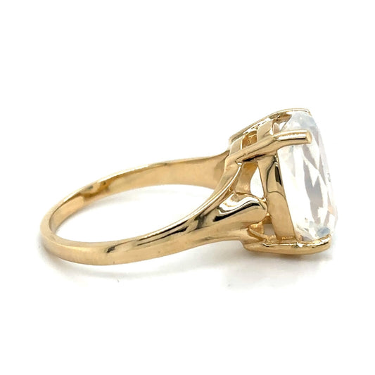 10K Yellow Gold Solitaire Opalite Ring 3.0g Size 6.75