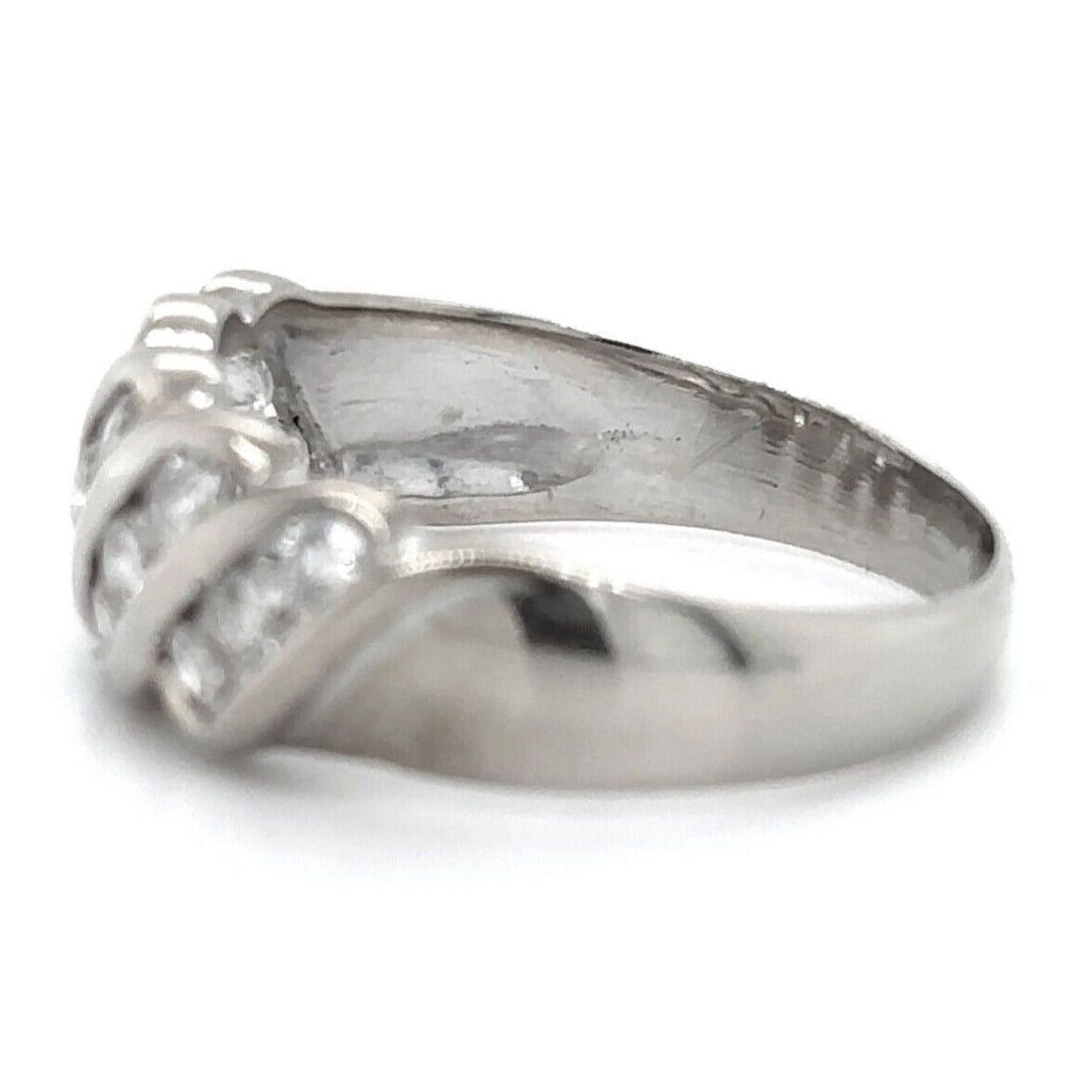 14k White Gold 1/4 ctw Diamond Size 8.25 Band Ring 3.8g