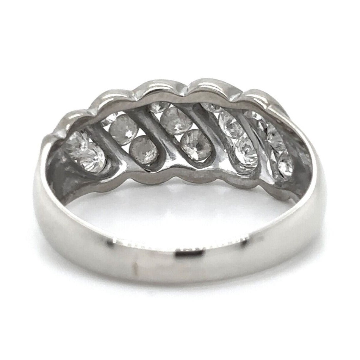 14k White Gold 1/4 ctw Diamond Size 8.25 Band Ring 3.8g