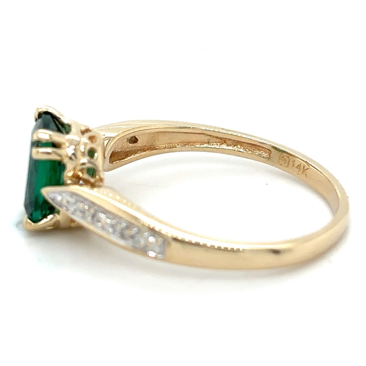 Imitation Emerald & Diamonds 14k Yellow Gold Ring 2.5g Size 7.25