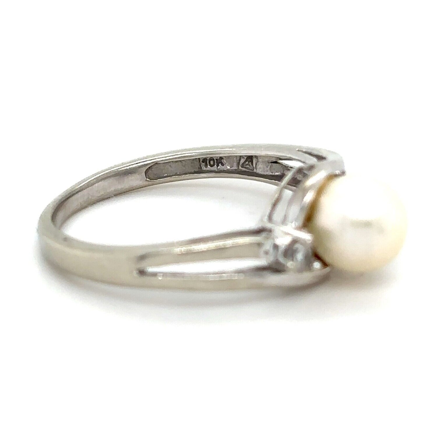 10K White Gold Pearl & Diamond Ring  2.1g Size 5.5