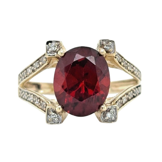 Vintage 10k Yellow Gold Garnet and Diamond Size 5.75 Ring 4.5g