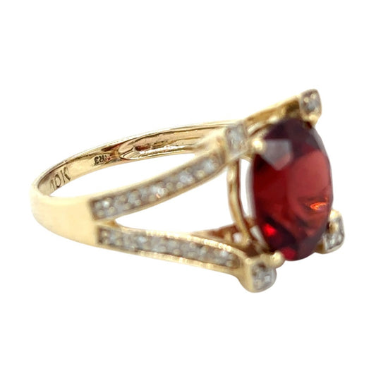 Vintage 10k Yellow Gold Garnet and Diamond Size 5.75 Ring 4.5g