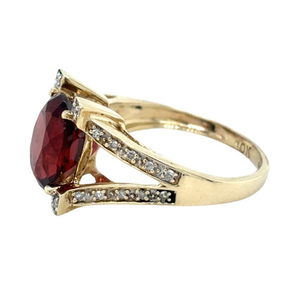 Vintage 10k Yellow Gold Garnet and Diamond Size 5.75 Ring 4.5g