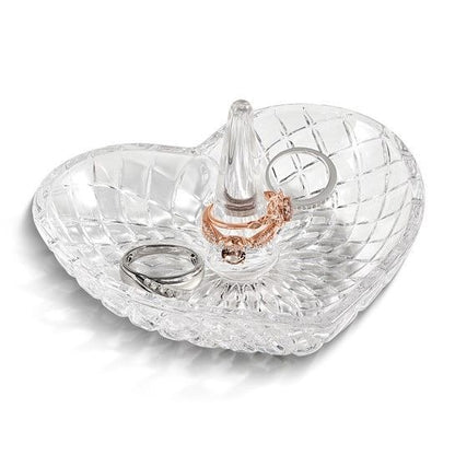 Sm Heart-Shaped Clear Glass Ring Holder With Diamond Pattern Design