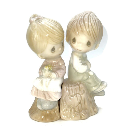 Precious Moments 1993 Boy & Girl Salt & Pepper Shakers Figurine