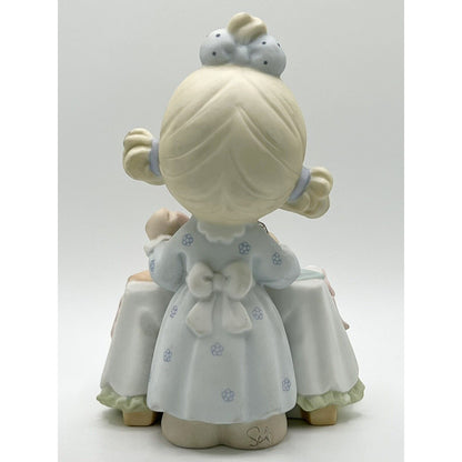 Precious Moments 2000 Giving My Heart Freely Figurine 650013