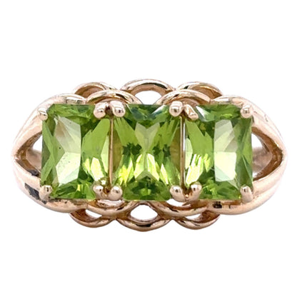 14k Yellow Gold Peridot Trio Size 8 Ring 4.9g