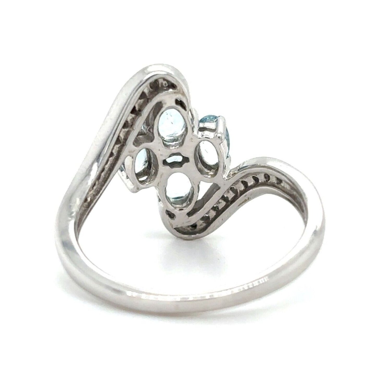 10k White Gold 1/4ctw Aquamarine & Diamond Ring Size 7.25