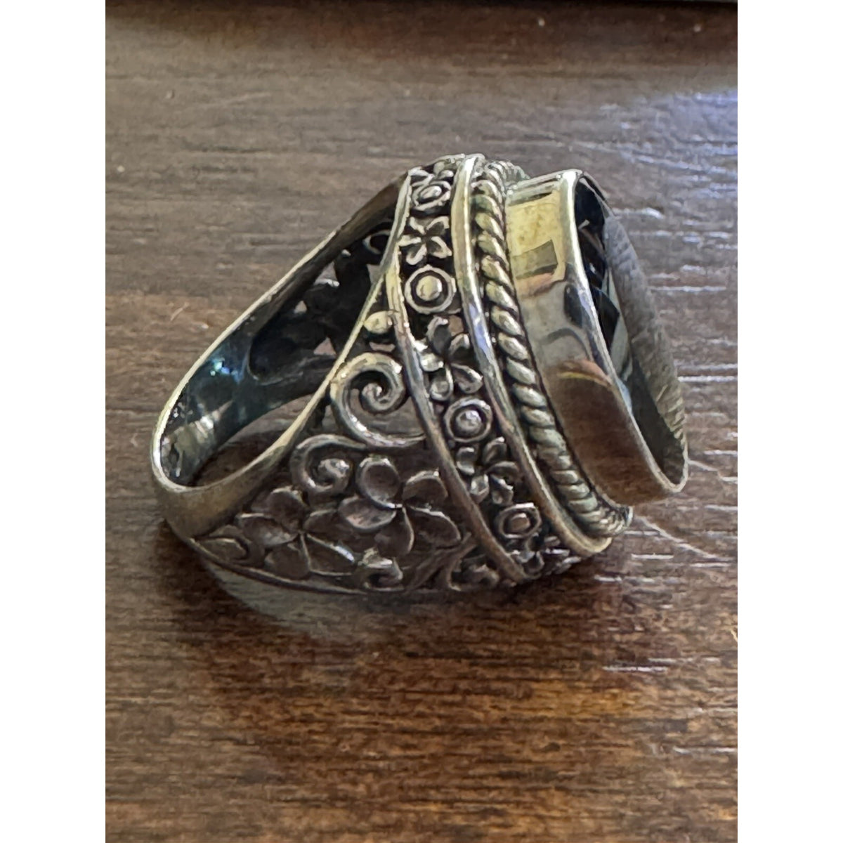 .925 Sterling Silver Blue Stone Ring Size 6.75