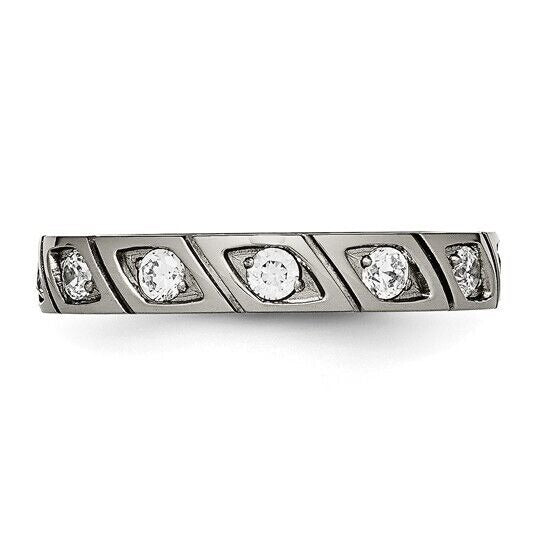 Chisel Titanium Cubic Zirconia Grooved Wedding Band Ring Size 8.5