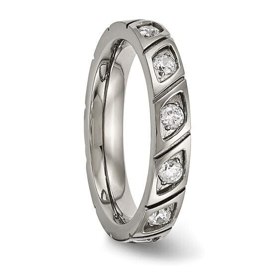 Chisel Titanium Cubic Zirconia Grooved Wedding Band Ring Size 8.5