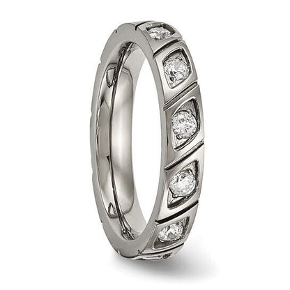 Chisel Titanium Cubic Zirconia Grooved Wedding Band Ring Size 8.5