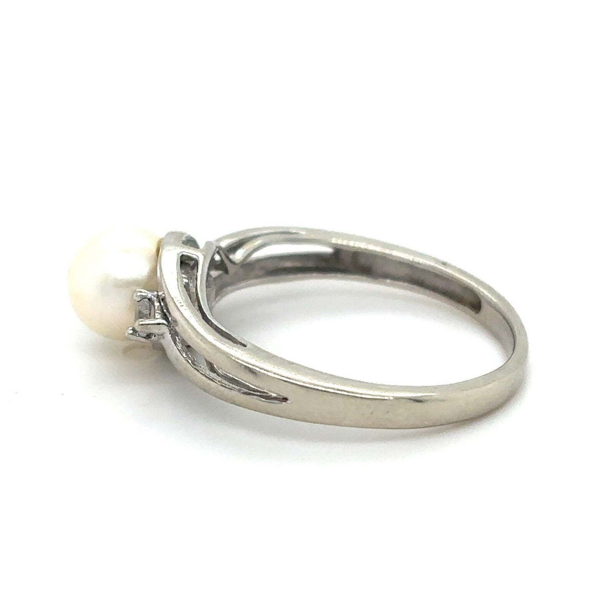 Pearl & Diamond 10k White Gold Ring  2.1g Size 5.5