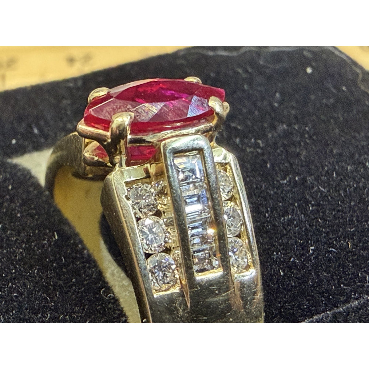 1.25ctw Ruby & Diamond 14k Yellow Gold Ring 7.9g Size 6.25