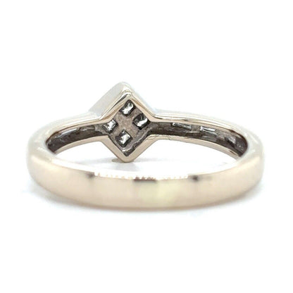 1/4 ctw Diamond Illusion & Accent Ring 14k White Gold 3.4 g Size 6