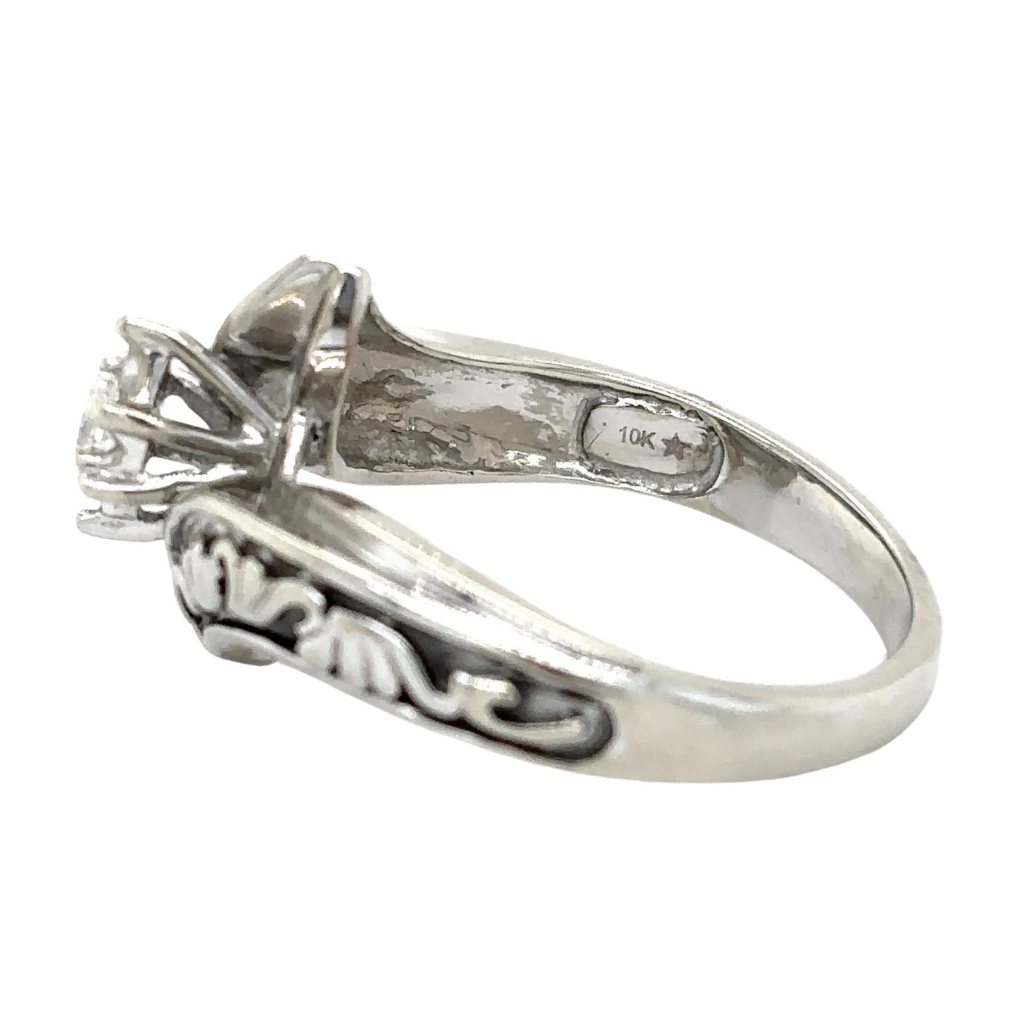 10k White Gold 1/10ctw Diamond Solitaire Size 7 Ring 4.4g