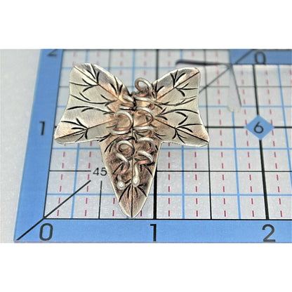 Vintage Solid .925 Sterling Silver Floral Pendant 7.4g Leaf Design